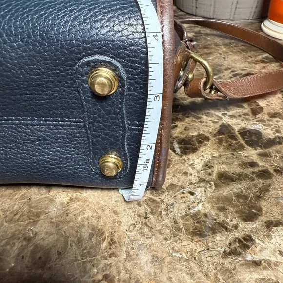 Vintage Dooney & Bourke A6 All Weather Medium Blue Purse
SIZE: M - Picture 5 of 10